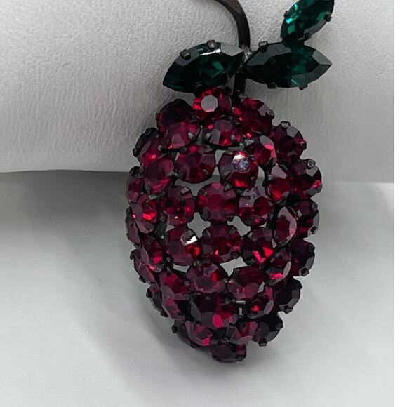 Vintage Signed Strawberry
Vibrant Red Green Rhinestones
Austria Pin Brooch - Picture 2 of 15